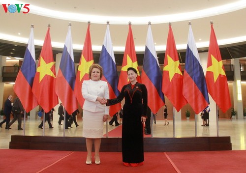 Nguyen Thi Kim Ngan empfängt die Vorsitzende des russischen Föderationsrats - ảnh 1
